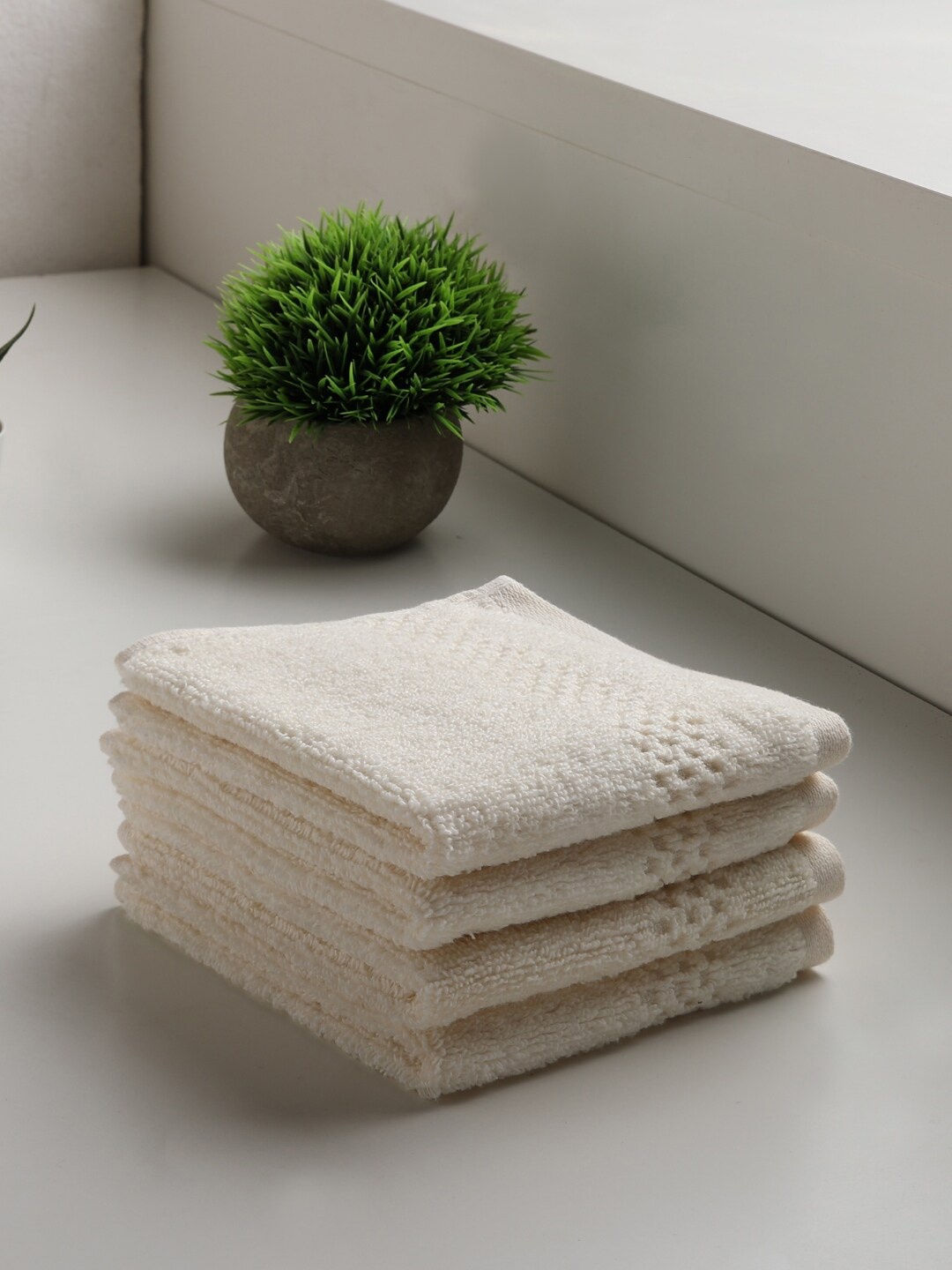 

SPACES Set Of 4 Pearl Solid Pure Cotton 450 GSM Light Weight Face Towels, Off white