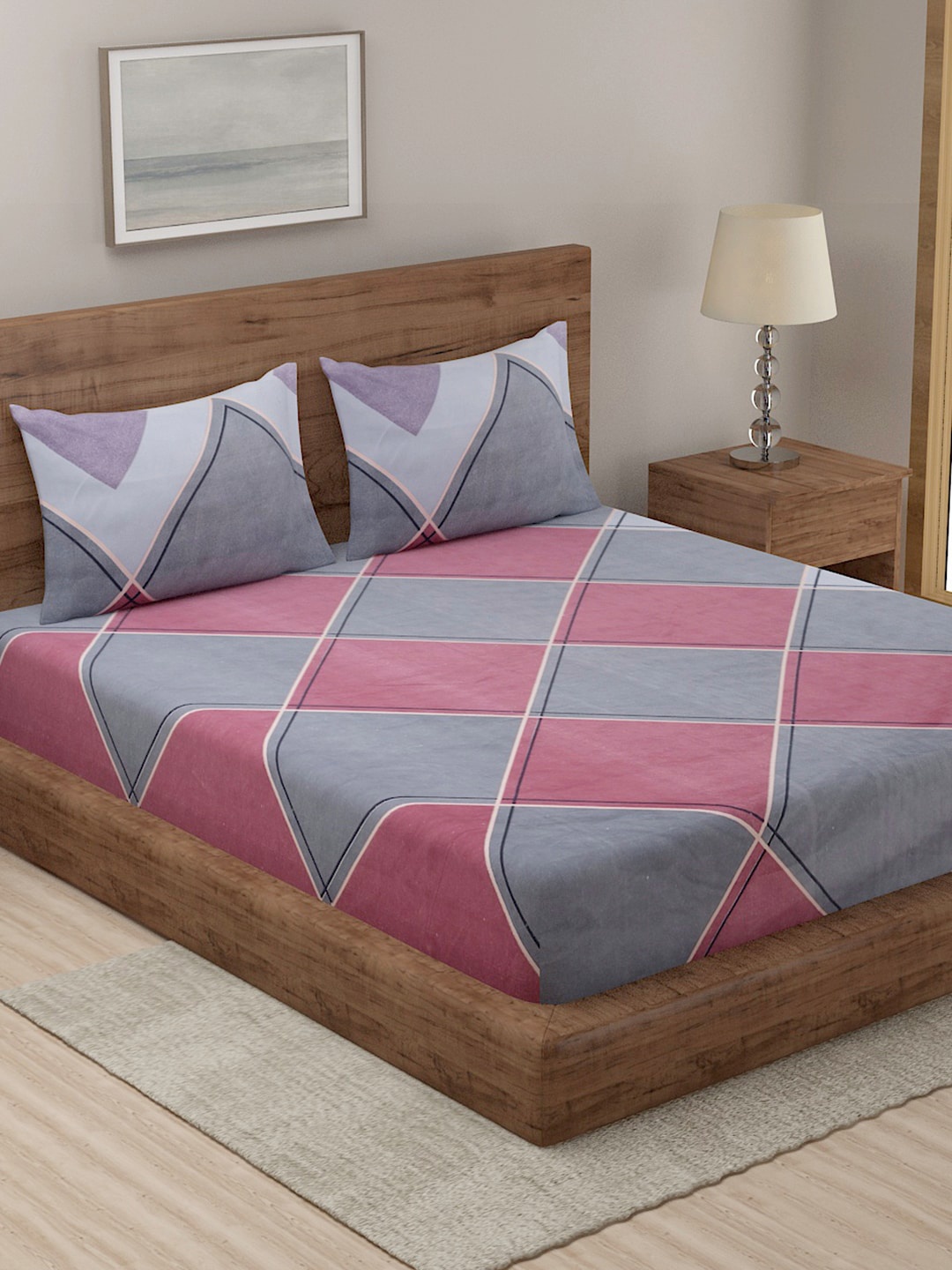 

TAG 7 Grey & Pink Geometric 144 TC King Bedsheet with 2 Pillow Covers