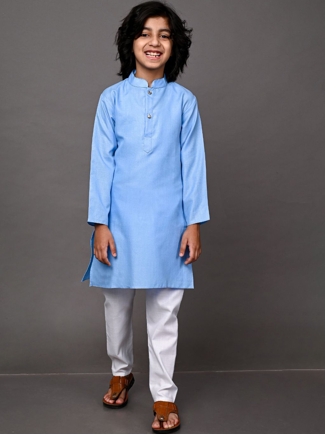 

VESHAM Boys Blue Embroidered Pleated Kurti with Trousers