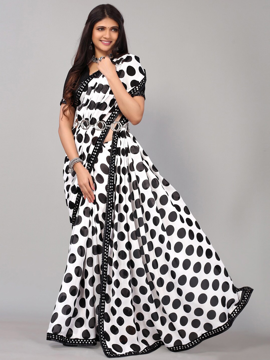 

Mitera Women White & Black printed Saree