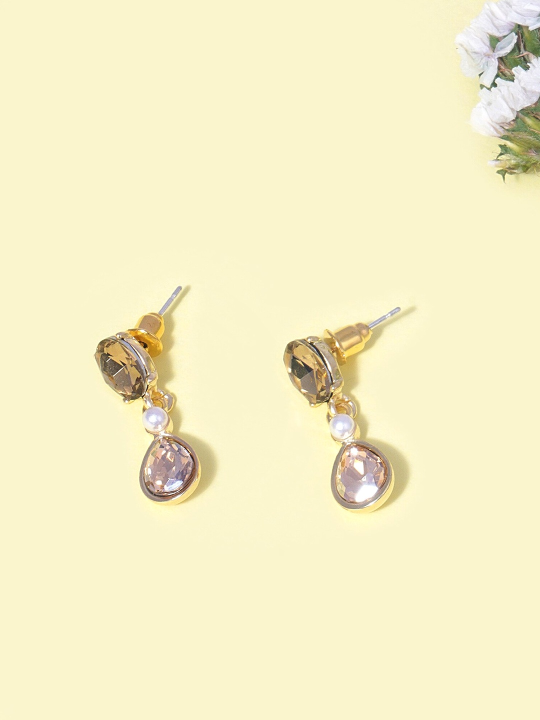 

BELLEZIYA Gold-Plated Contemporary Studs Earrings