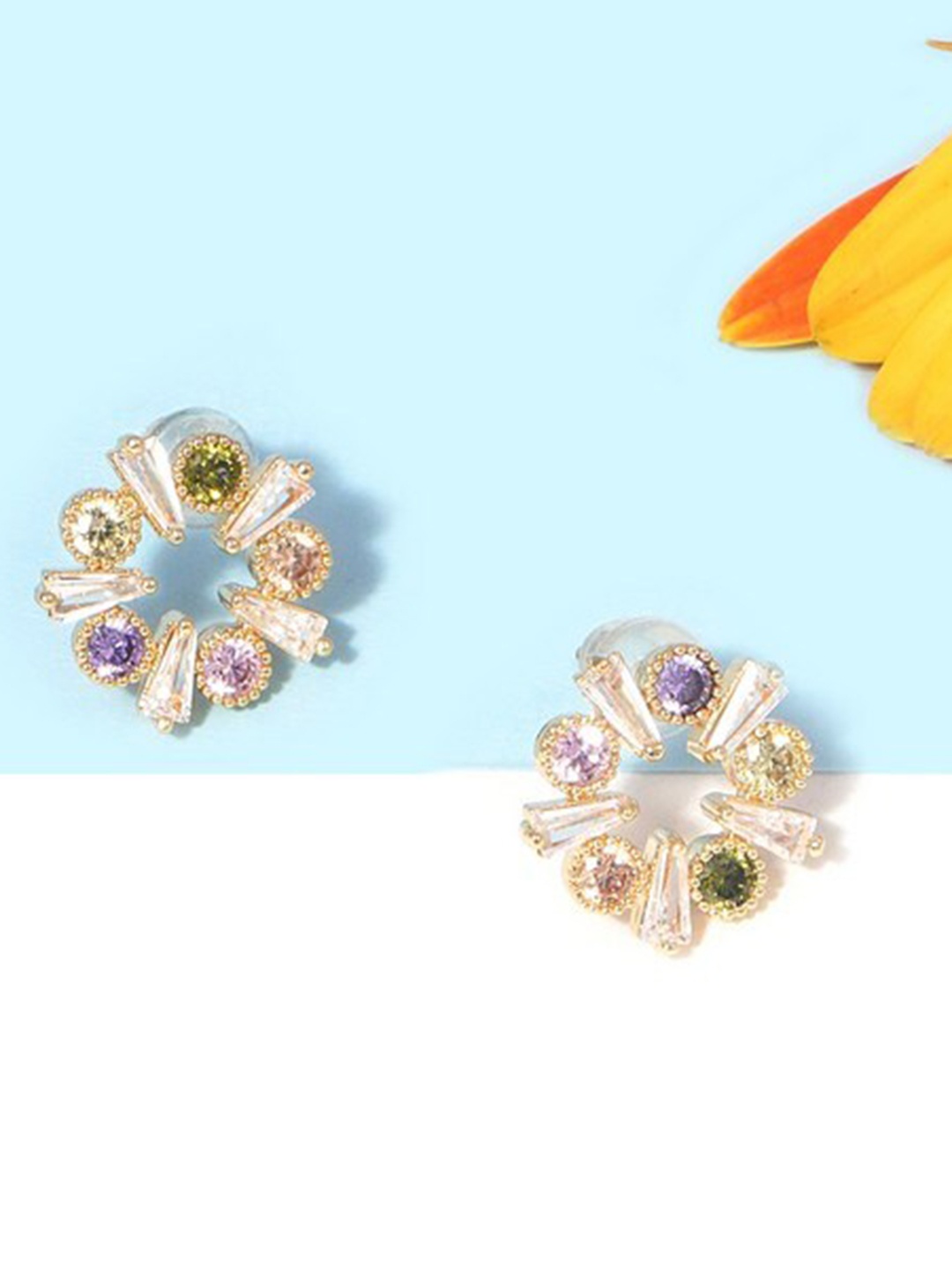 

BELLEZIYA Women Gold-Toned Contemporary Studs Earrings