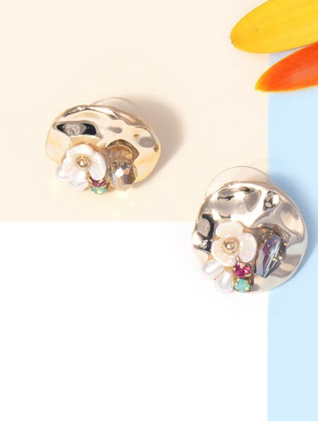 

BELLEZIYA Gold-Toned Contemporary Studs Earrings