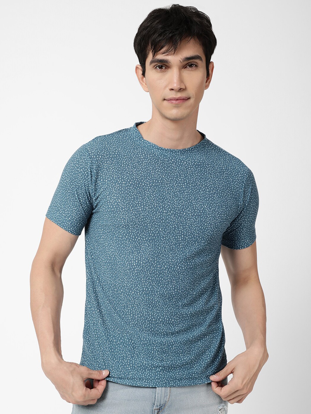 

VASTRADO Men Blue Round Neck Short Sleeves T-shirt