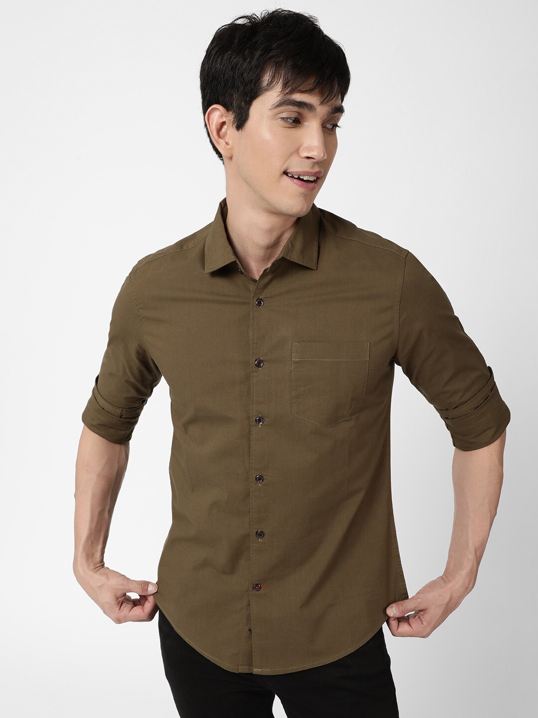 

VASTRADO Men Olive Green Solid Casual Cotton Shirt