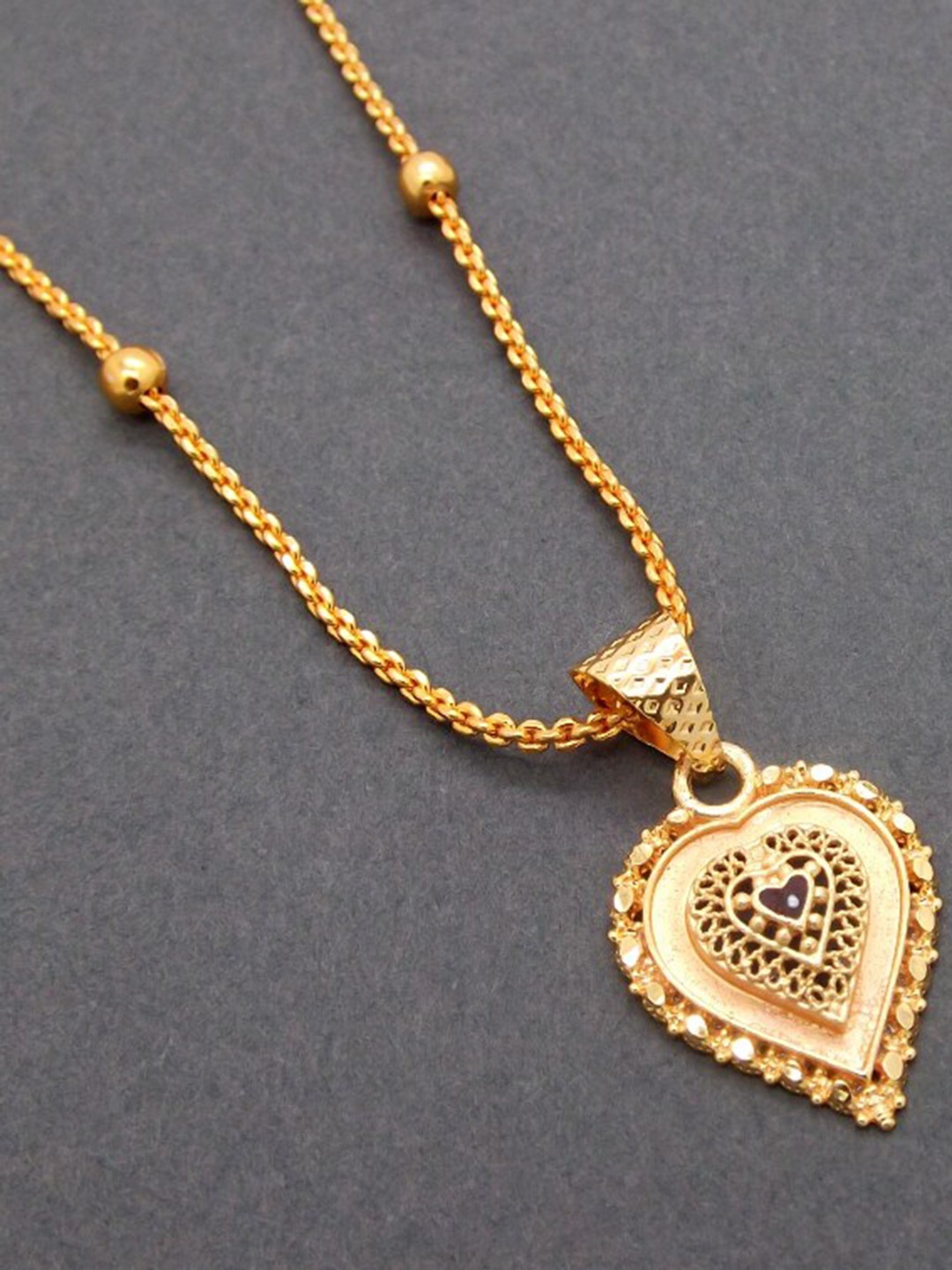 

FEMMIBELLA Gold-Plated Filigree Hearts Pendant With Chain