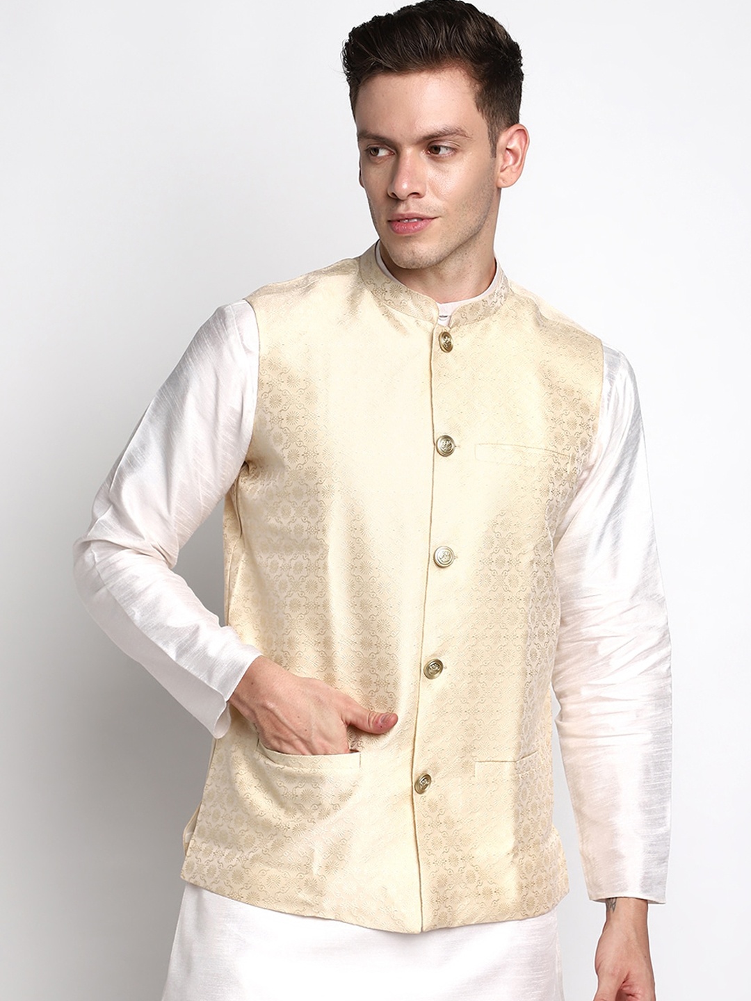 

DEVOILER Men White Kurta with Pyjamas & Nehru Jacket