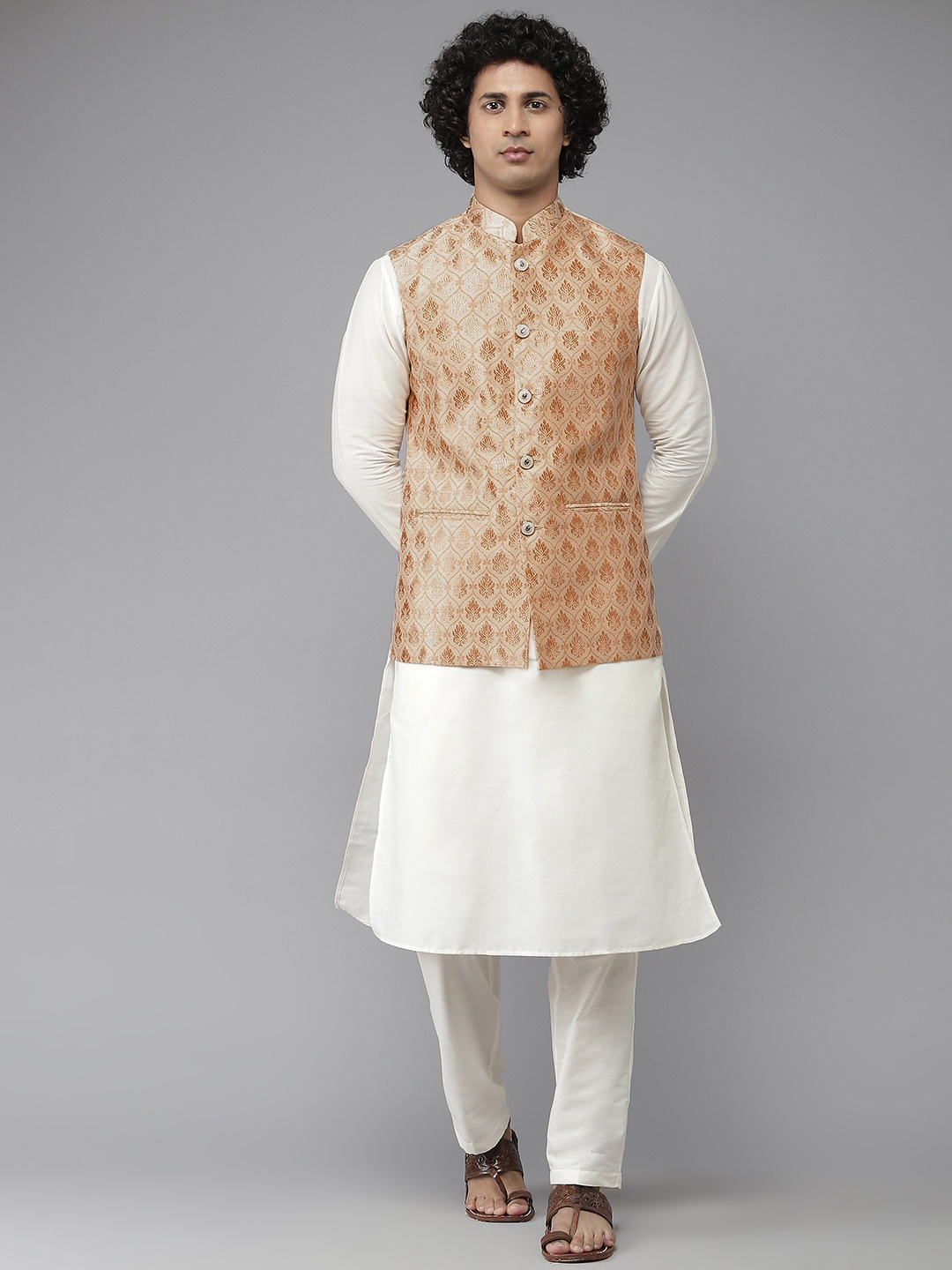 

See Designs Men White & Golden Solid Pure Silk Kurta with Pyjamas & Nehru Jacket