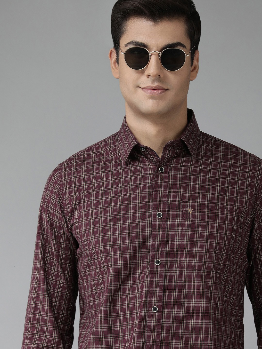 

Van Heusen Sport Men Burgundy & Beige Slim Fit Tartan Checked Pure Cotton Casual Shirt