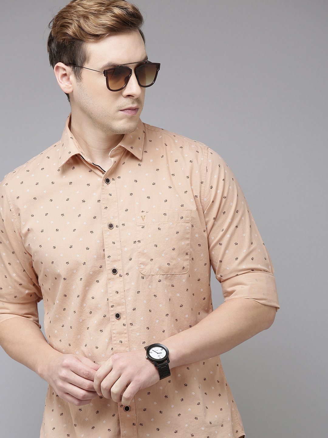 

Van Heusen Sport Men Beige Slim Fit Conversational Opaque Printed Pure Cotton Casual Shirt
