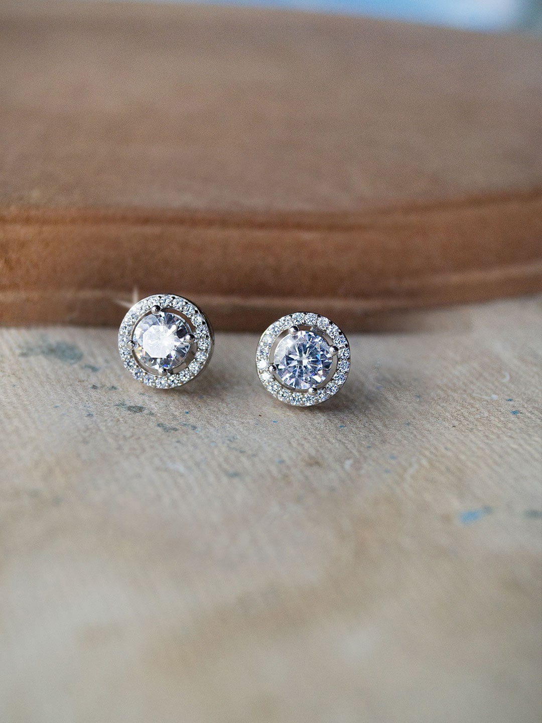 

MANNASH Silver-Toned Circular Studs Earrings