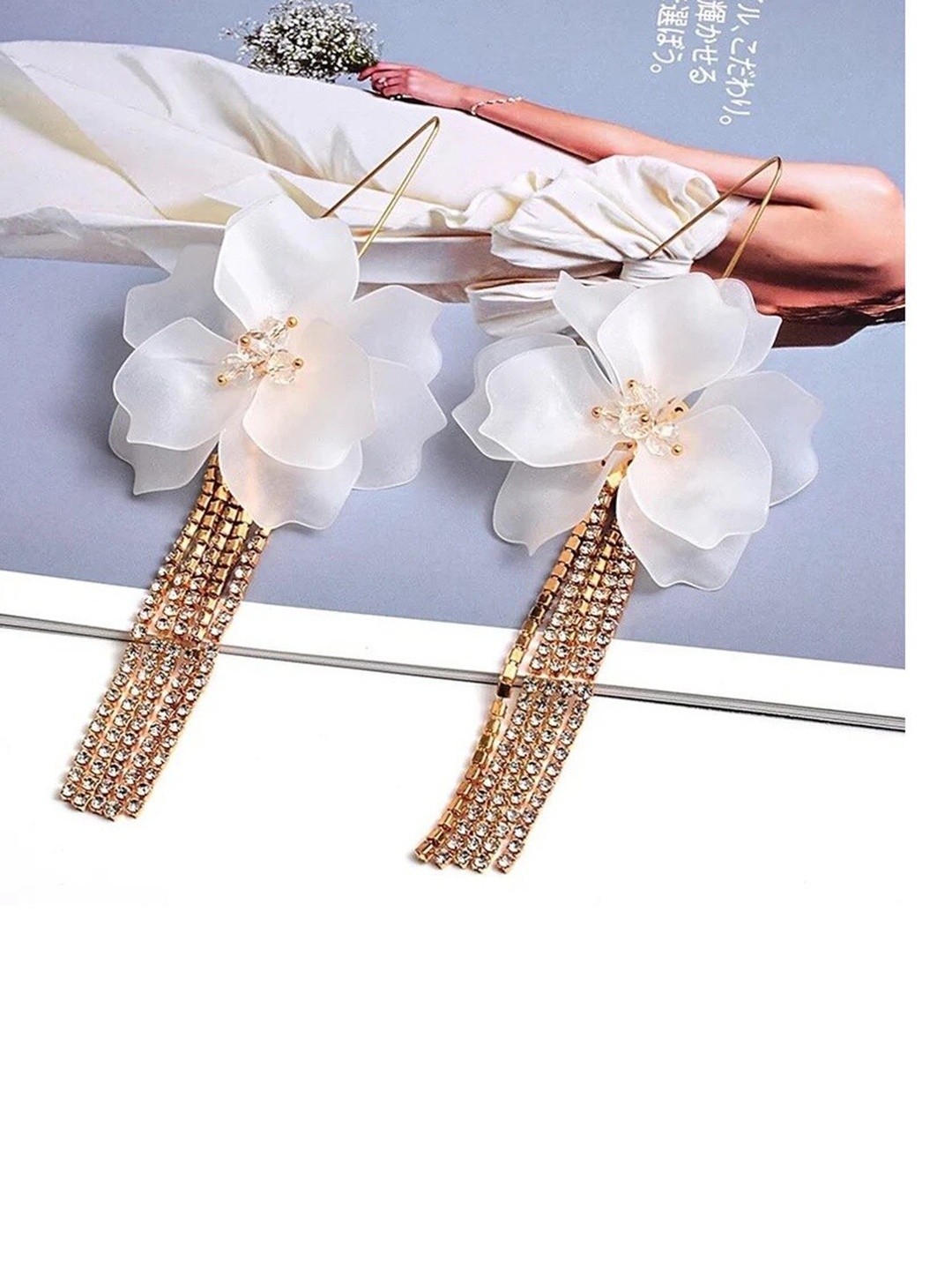 

AVANT-GARDE PARIS White Floral Drop Earrings