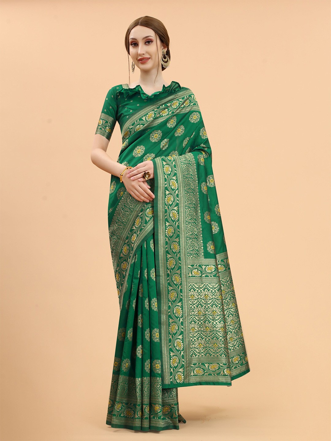 

SATYAM WEAVES Green & Gold-Toned Woven Design Zari Silk Cotton Banarasi Saree