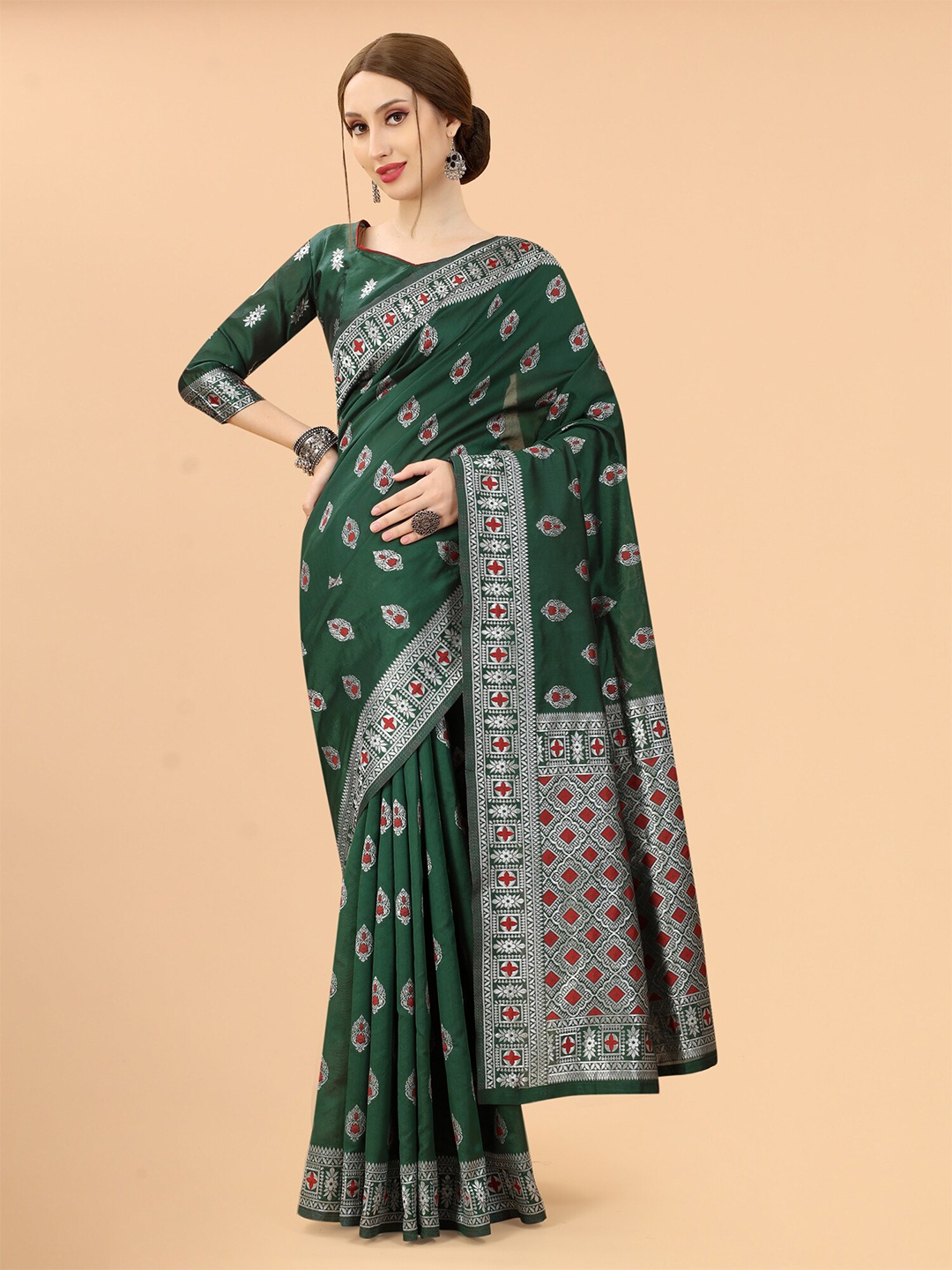 

SATYAM WEAVES Green & Silver-Toned Ethnic Motifs Zari Silk Cotton Banarasi Saree