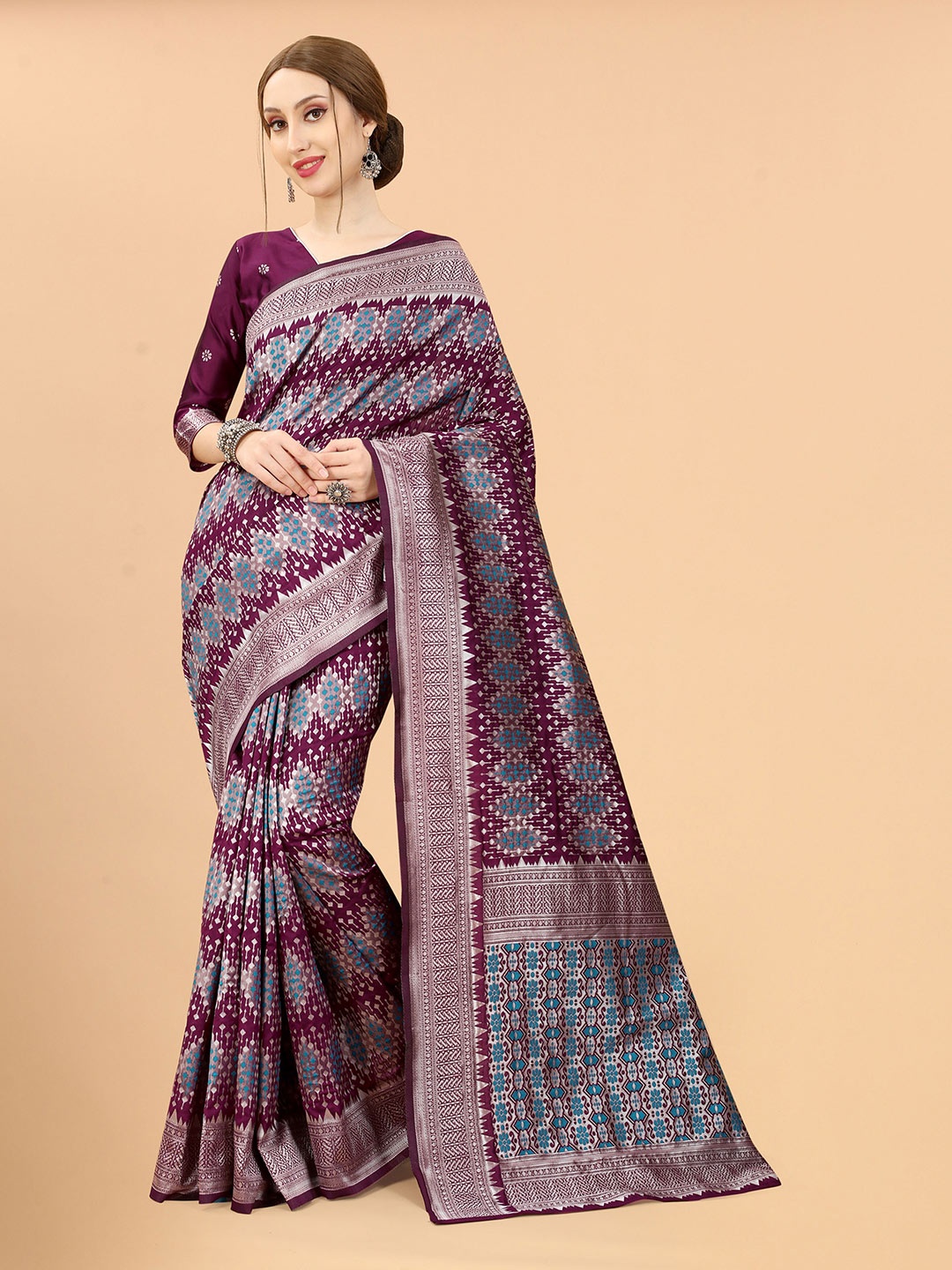 

SATYAM WEAVES Burgundy & Silver-Toned Woven Design Zari Silk Cotton Banarasi Saree