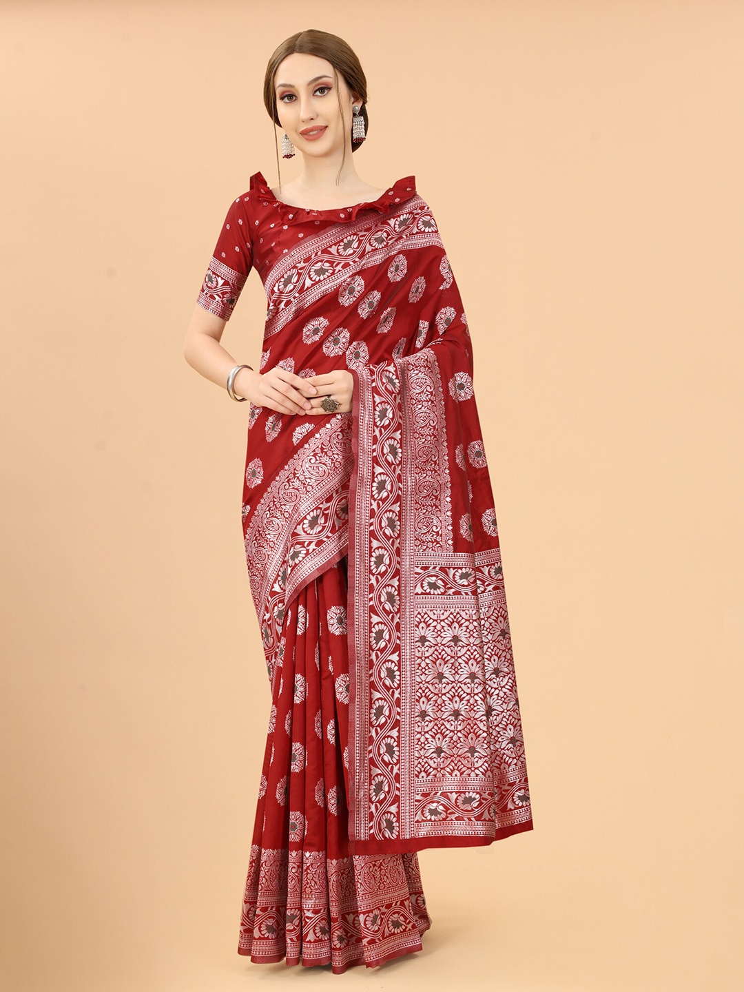 

SATYAM WEAVES Maroon & Silver-Toned Woven Design Silk Cotton Banarasi Saree