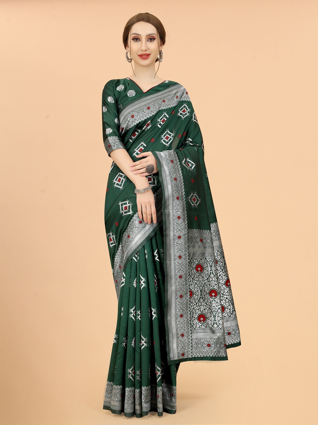 

SATYAM WEAVES Green & Red Ethnic Motifs Zari Silk Cotton Banarasi Saree