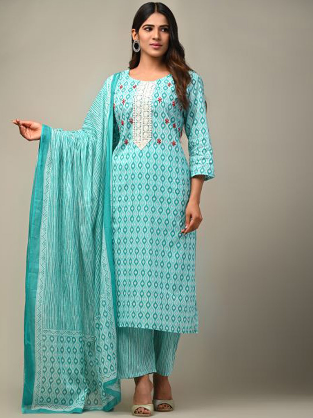 

DHRTI Women Green Ethnic Motifs Printed Pure Cotton Kurta with Trousers & Dupatta