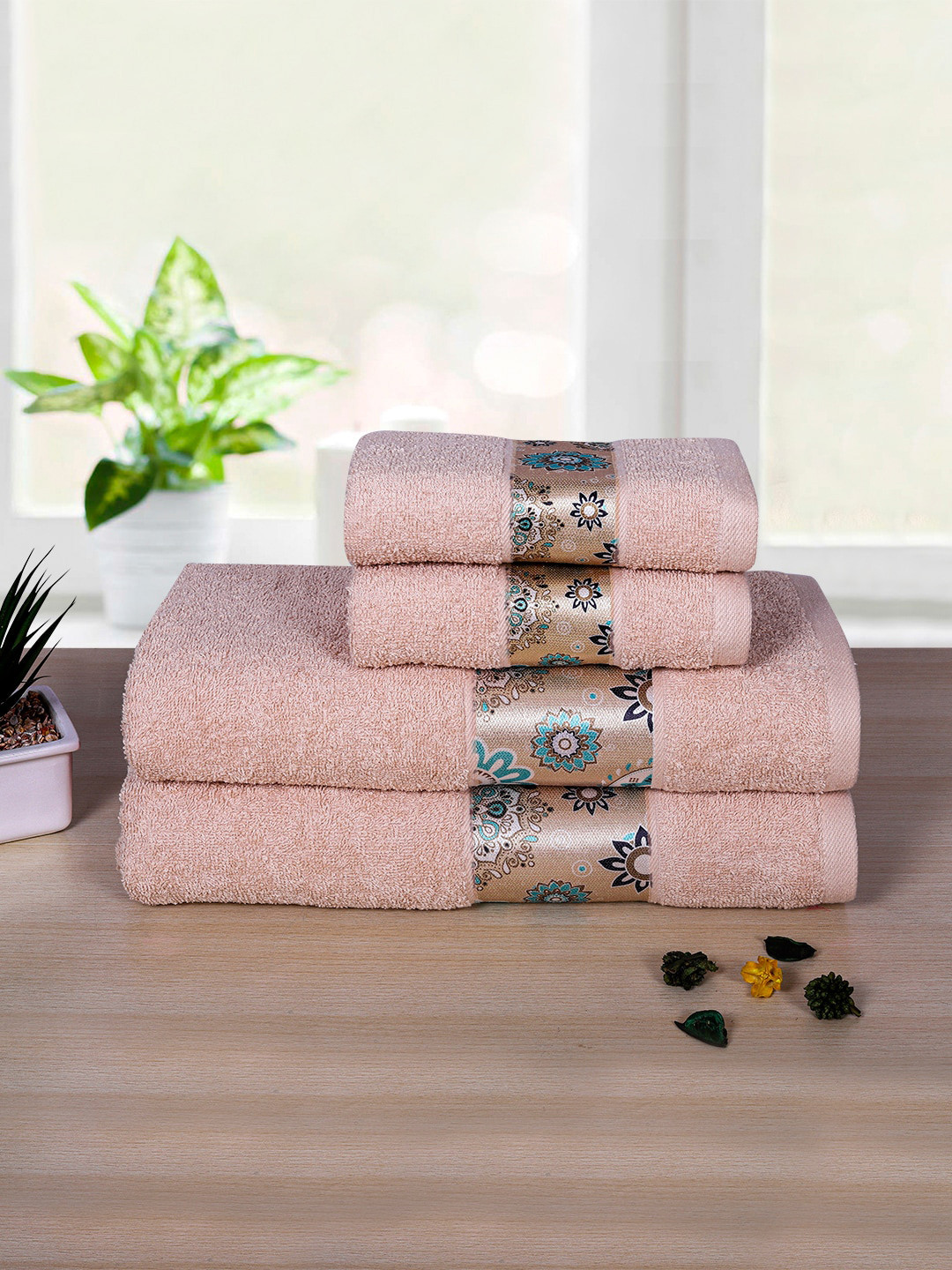 

RANGOLI Set of 4 Pink & Blue Printed Pure Cotton 450 GSM Towel Set