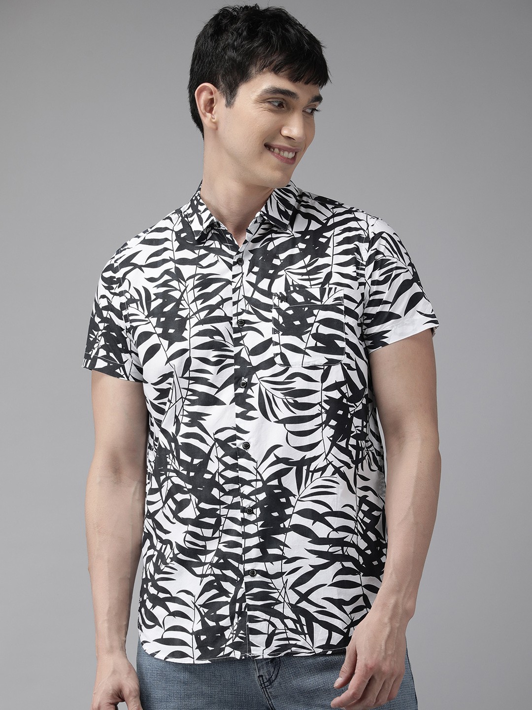 

THE BEAR HOUSE Men Black & White Slim Fit Floral Printed Cotton Casual Shirt