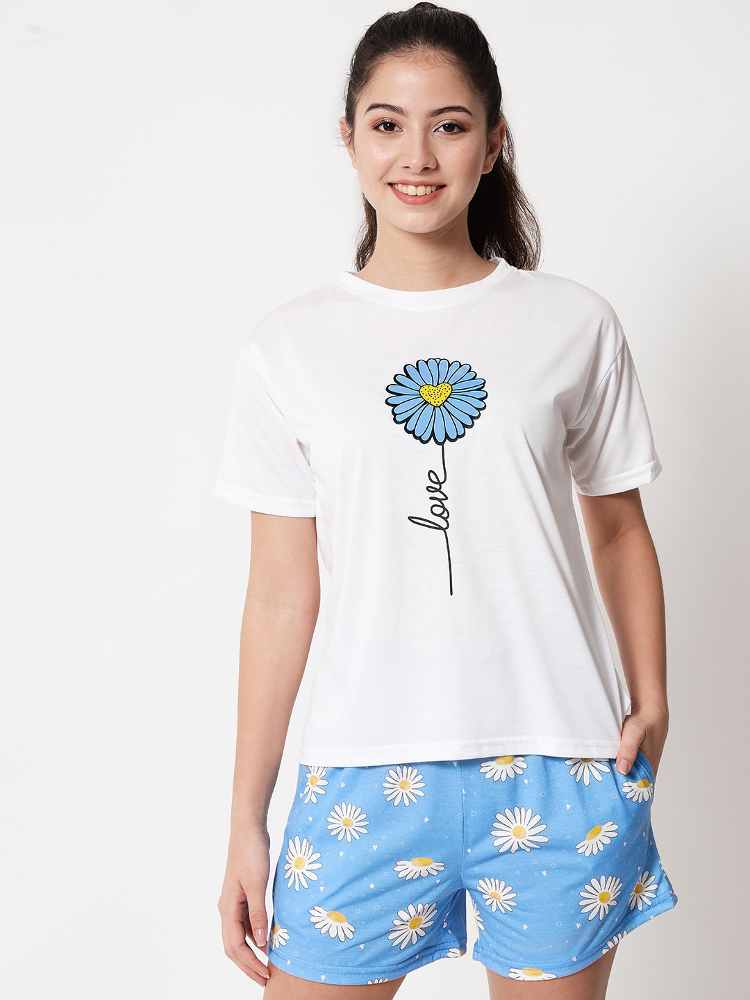 

FFLIRTYGO Women White & Blue Printed Night suit