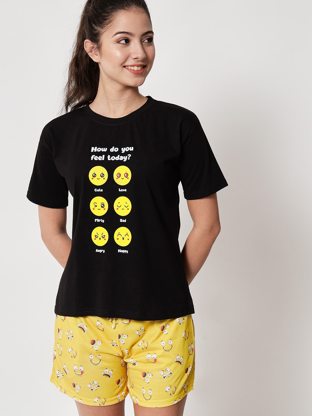 

FFLIRTYGO Women Black & Yellow Printed Night suit