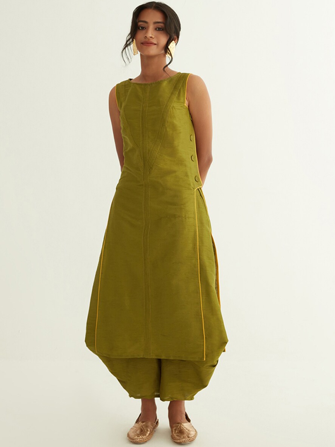 

Abhishti Women Olive Green Pintucks Kurta with Side Buttons