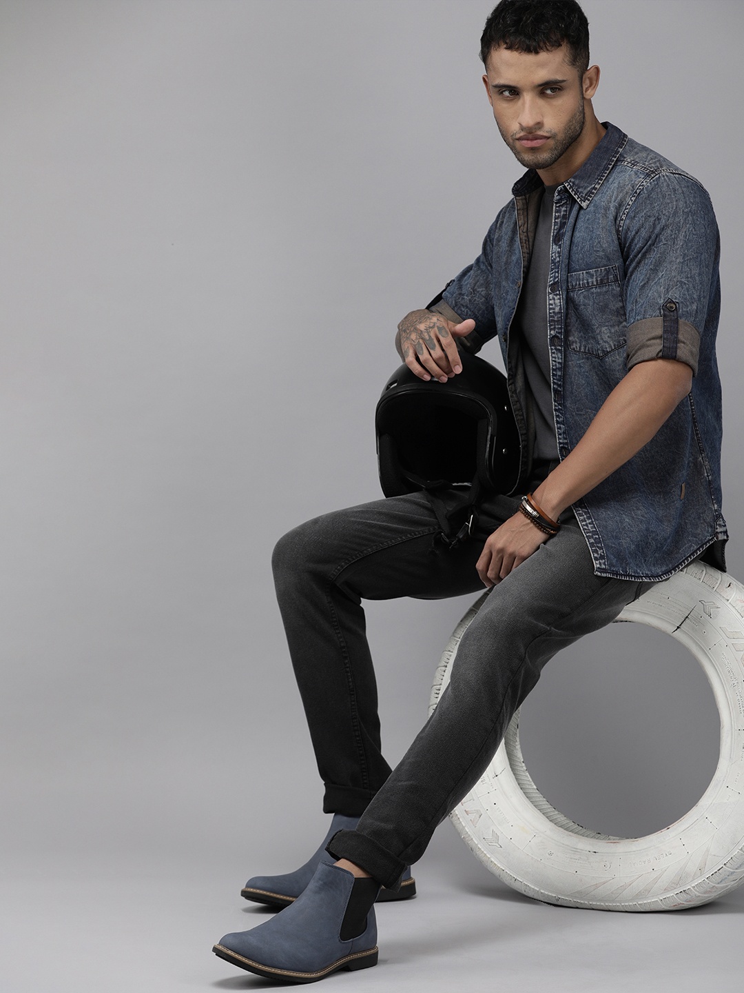

Roadster Men Navy Blue Standard Casual Cotton Denim Shirt