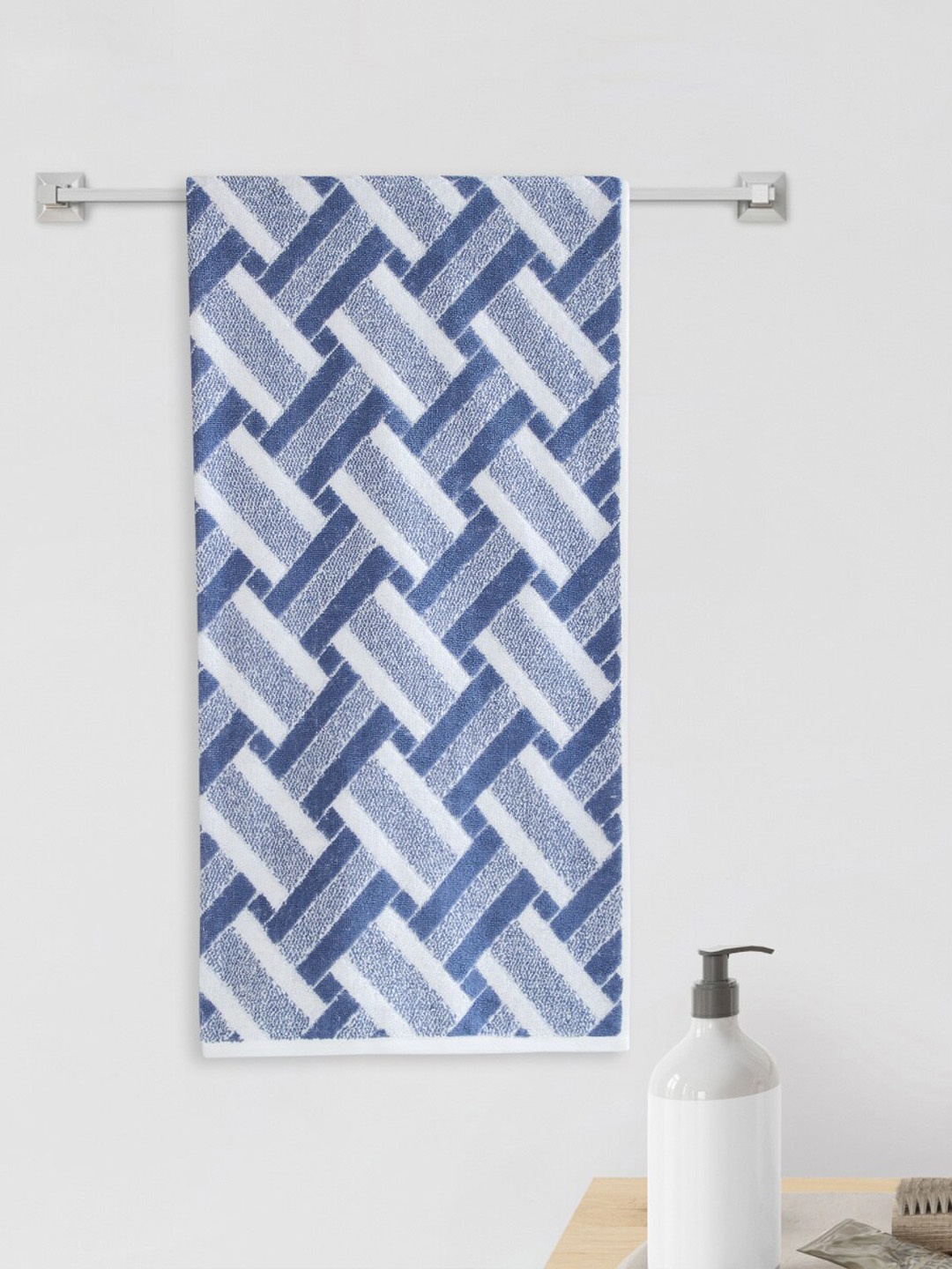 

Home Centre Blue Printed Cotton 380 GSM Bath Towels