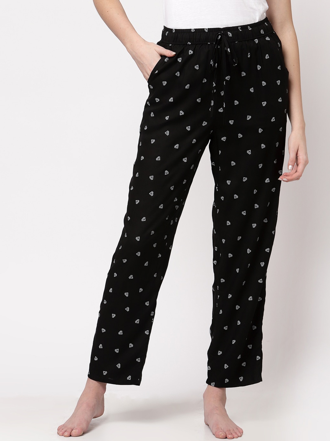 

Sweet Dreams Women Black Printed Pure Cotton Lounge Pants