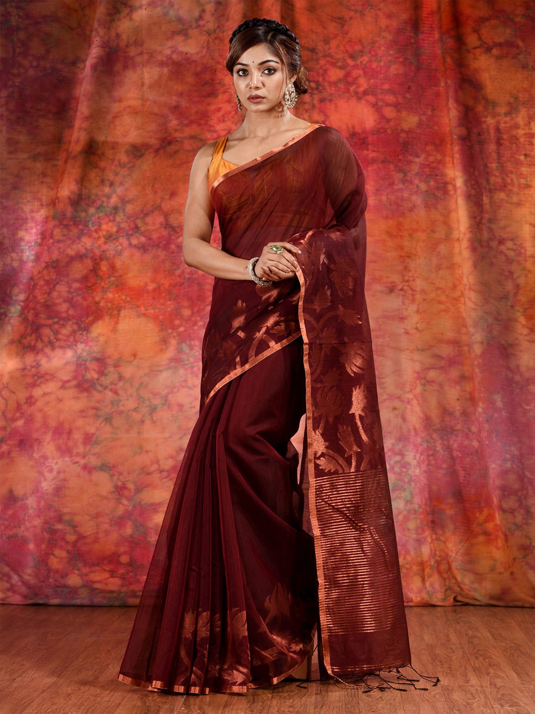 

Charukriti Red & Gold-Toned Woven Design Zari Pure Cotton Saree