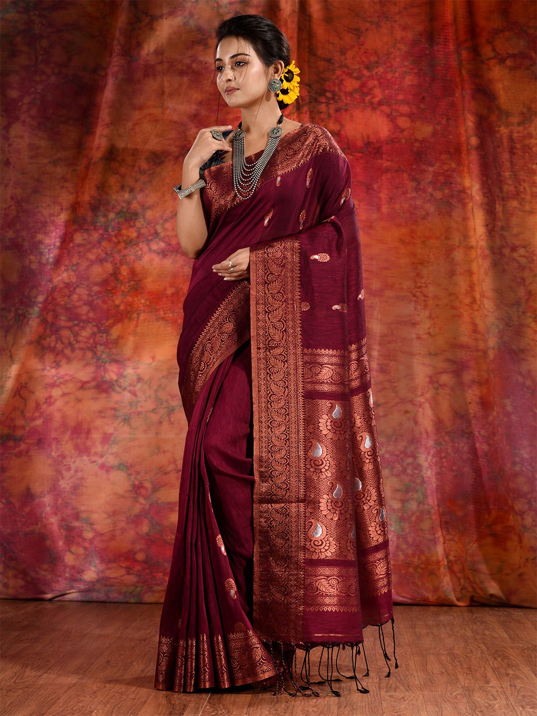 

Charukriti Maroon & Gold-Toned Woven Design Zari Pure Linen Saree