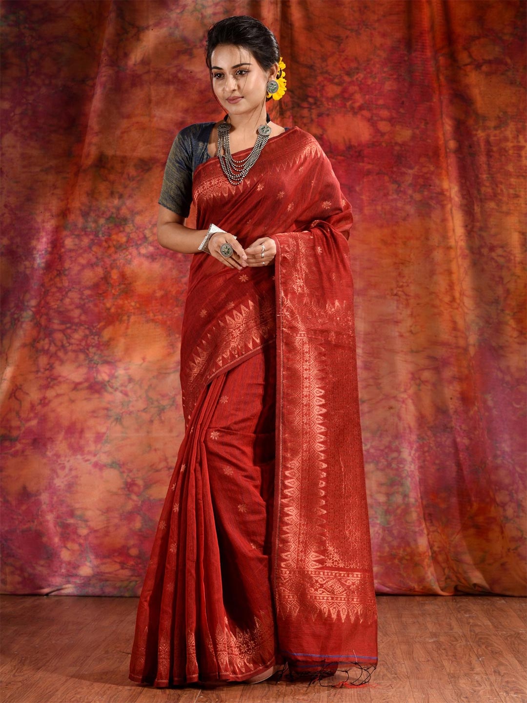 

Charukriti Red & Gold-Toned Woven Design Zari Silk Cotton Saree