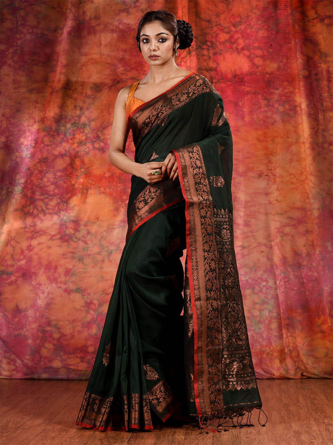 

Charukriti Green & Gold-Toned Woven Design Zari Pure Linen Saree