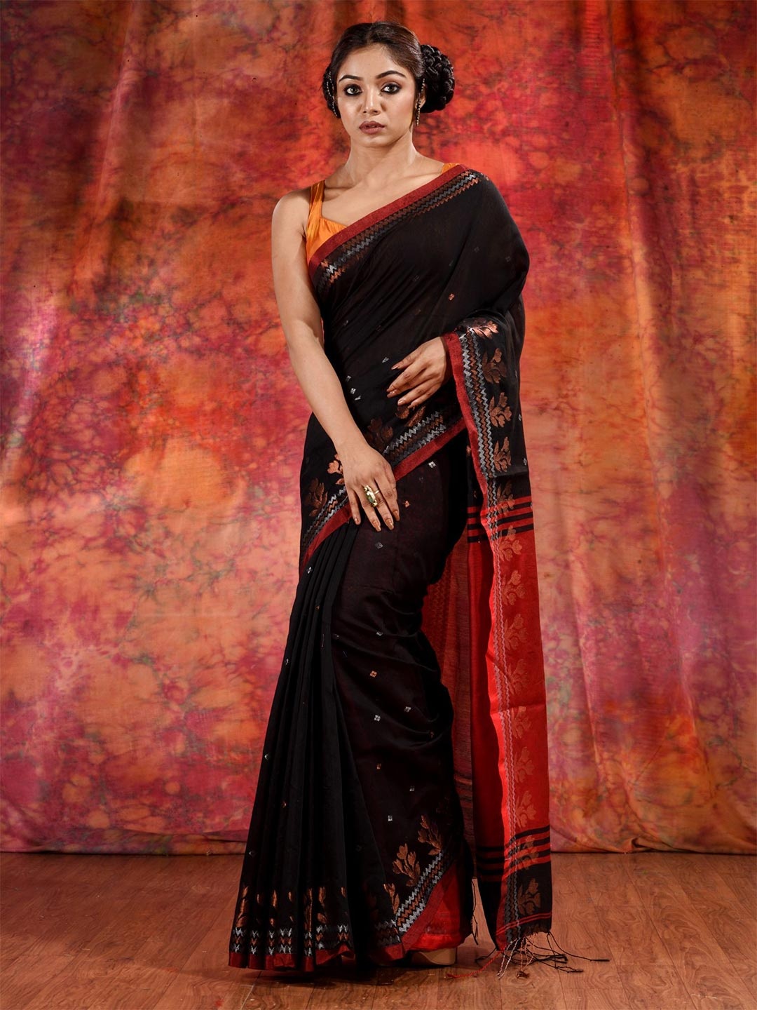 

Charukriti Women Black & Red Woven Design Pure Cotton Saree