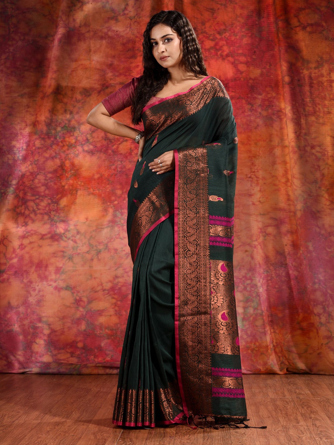 

Charukriti Black & Copper-Toned Ethnic Motifs Zari Pure Linen Saree
