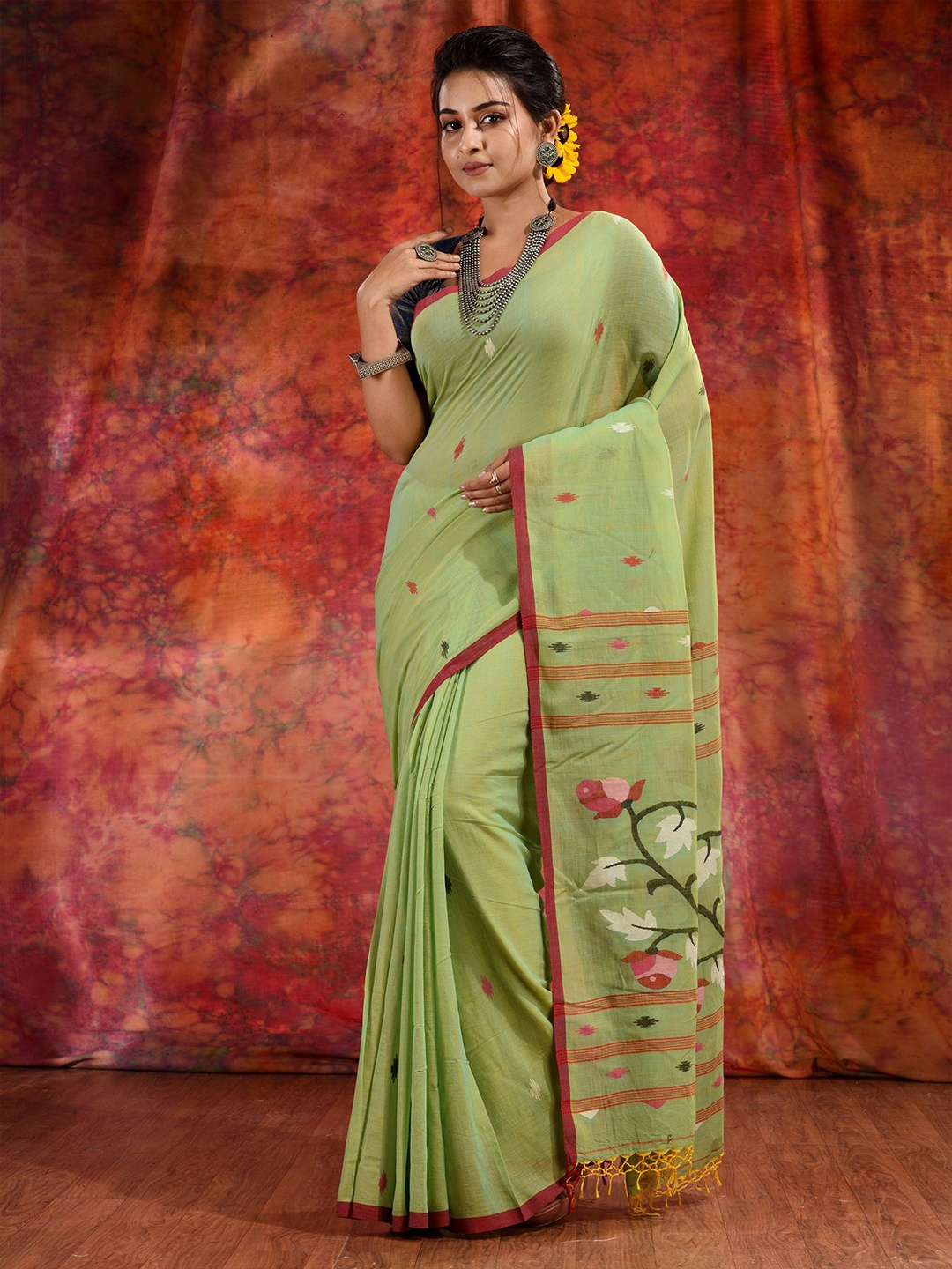

Charukriti Lime Green & Pink Floral Pure Cotton Saree