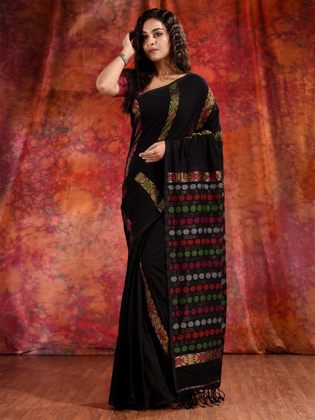 

Charukriti Black & Gold-Toned Woven Design Pure Cotton Saree