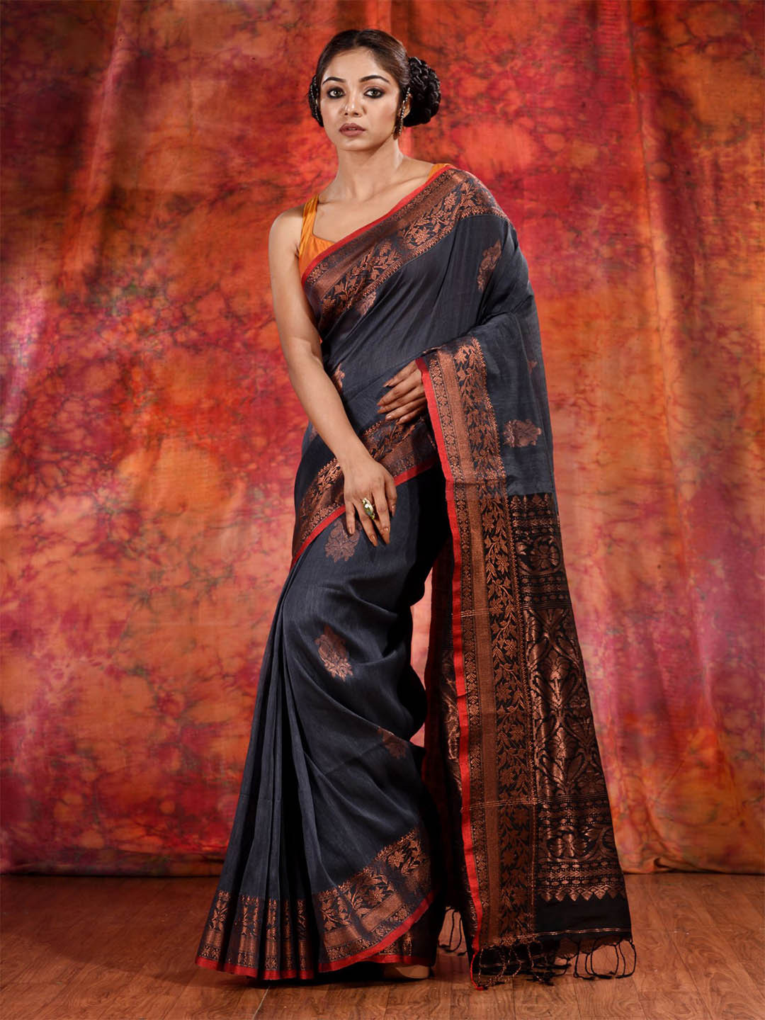 

Charukriti Grey & Gold-Toned Hand Woven Design Zari Pure Linen Saree