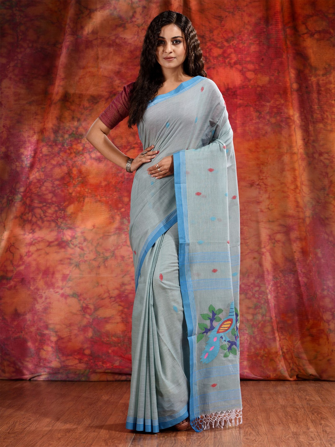 

Charukriti Women Blue Woven Design Pure Cotton Saree, Green