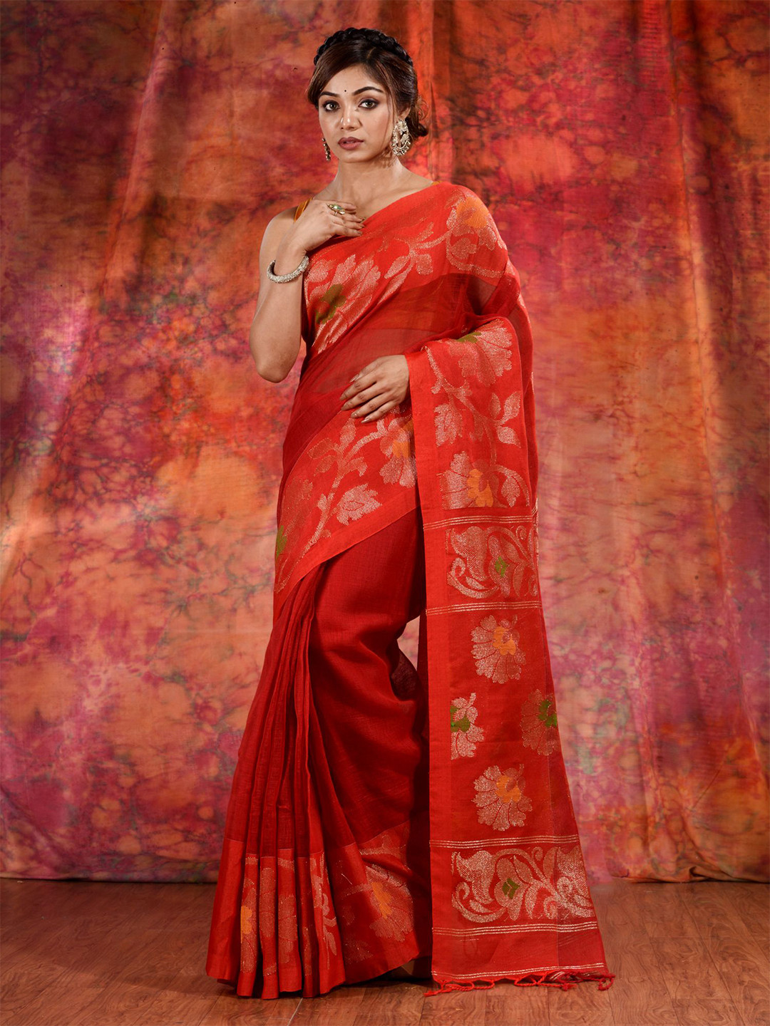 

Charukriti Red & Green Woven Design Pure Linen Saree