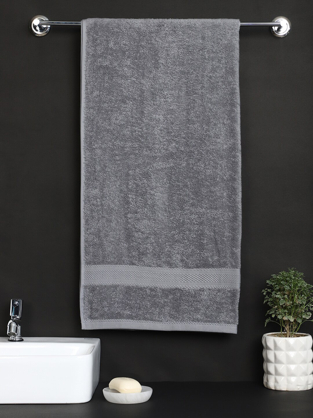 

Raymond Home Grey Solid 450 GSM Pure Cotton Bath Towels
