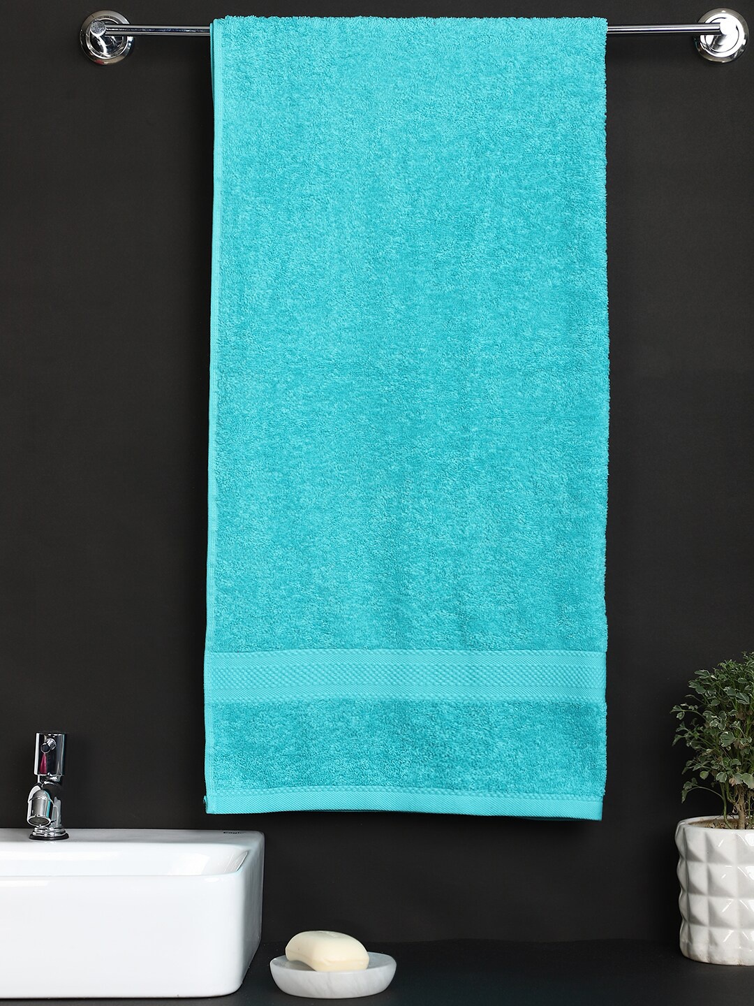 

Raymond Home Unisex Turquoise Blue Solid 450 GSM Pure Cotton Bath Towel