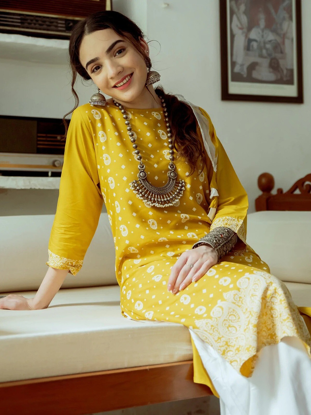 

Rustorange Women Yellow Paisley Round Hem Kurta with Salwaar Pants & Scarf