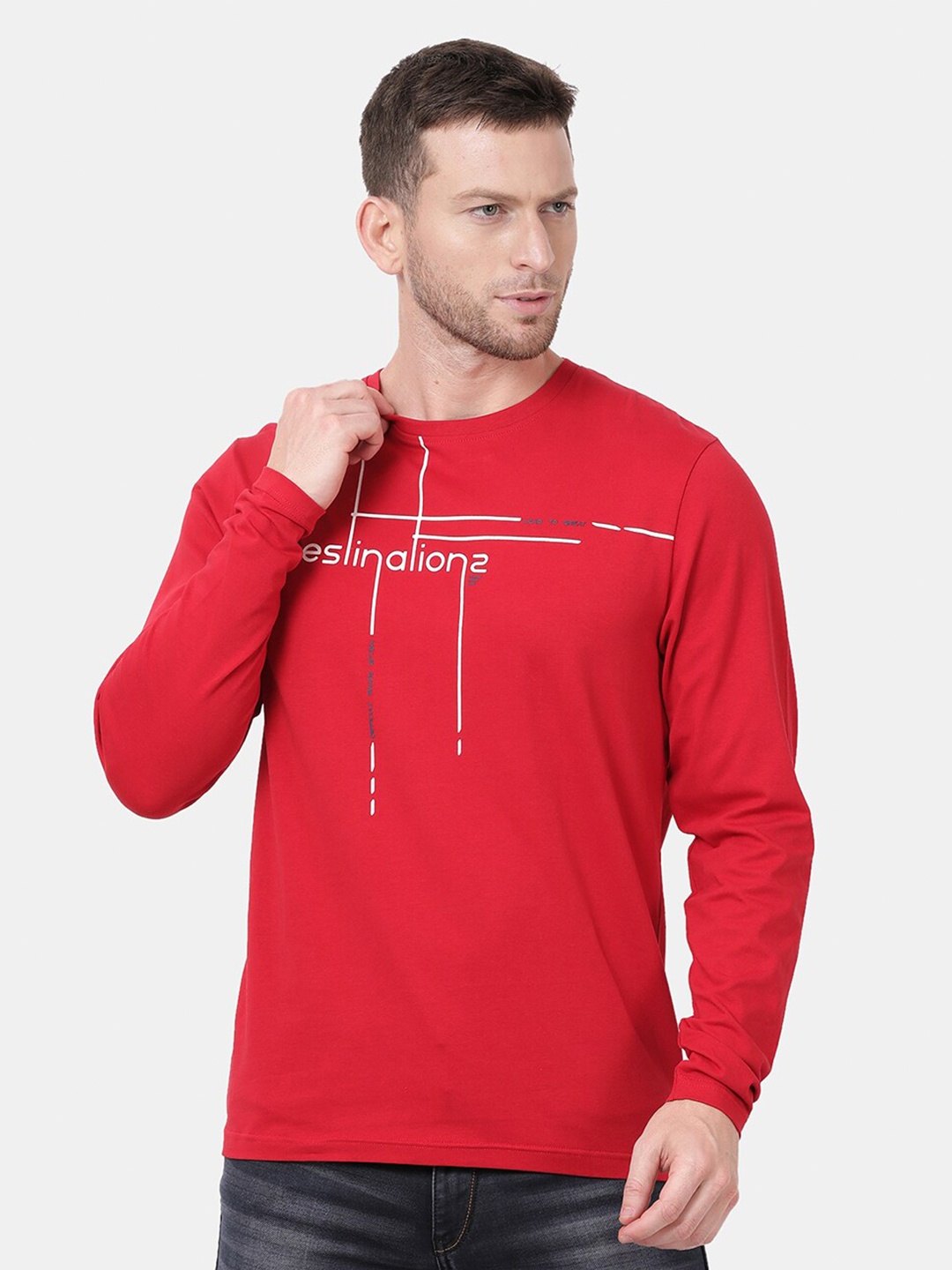 

t-base Men Red Typography Printed Applique T-shirt