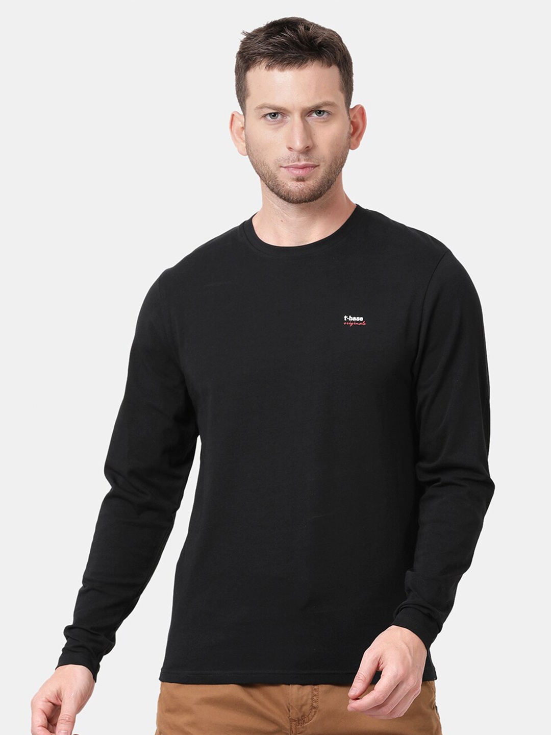 

t-base Men Black Solid T-shirt