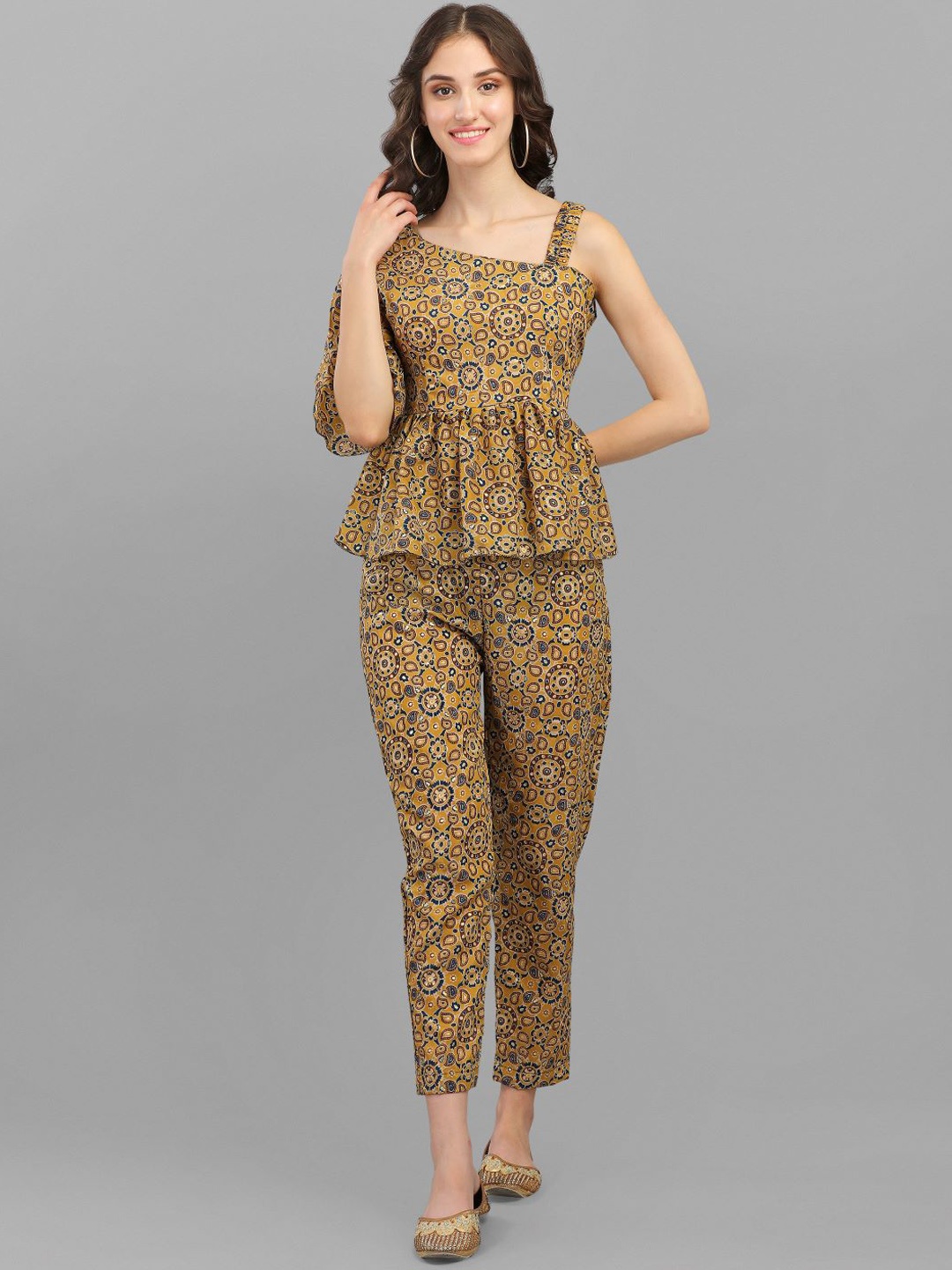 

GUFRINA Women Mustard & Navy Blue Printed Top with Trousers