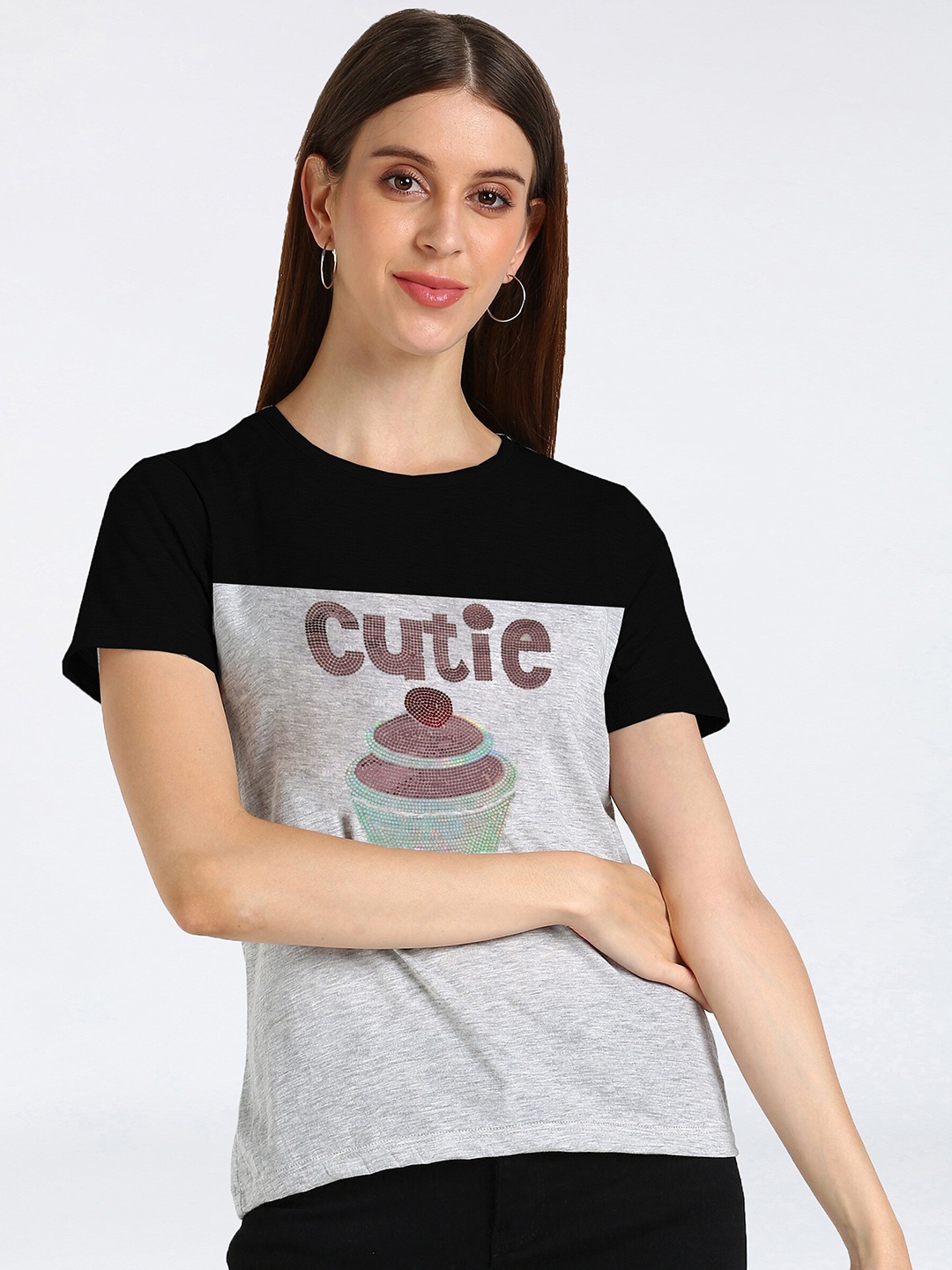 

shashvi Women Grey & Black Printed Extended Sleeves T-shirt