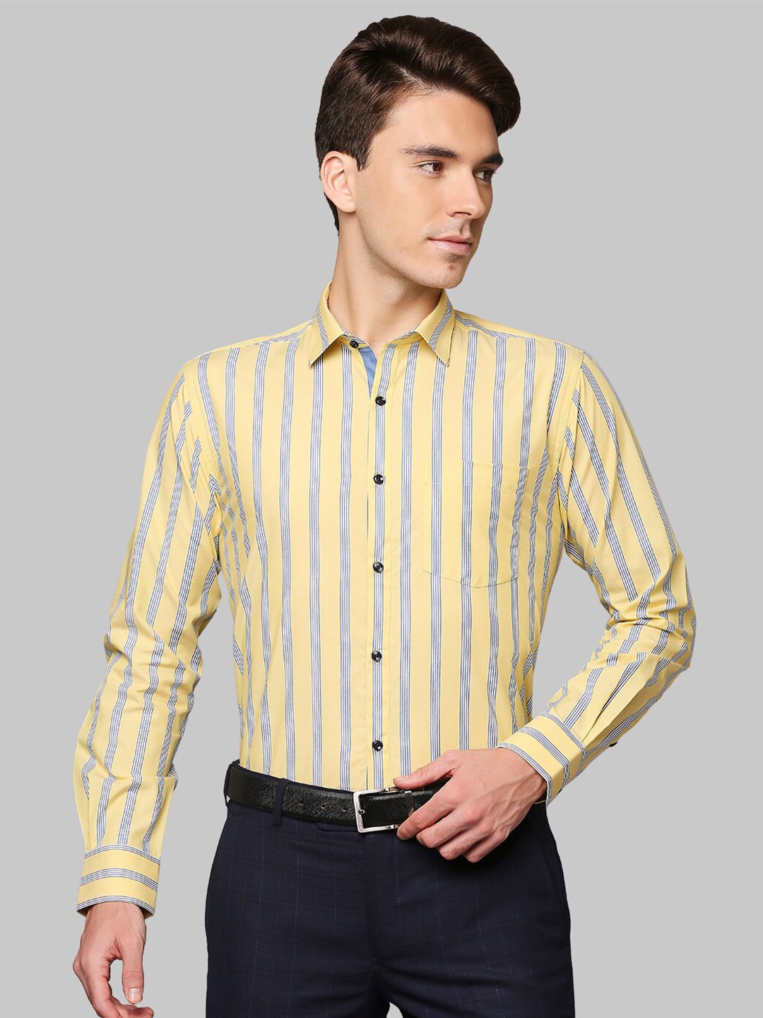 

Park Avenue Men Yellow Slim Fit Striped Casual Shirt