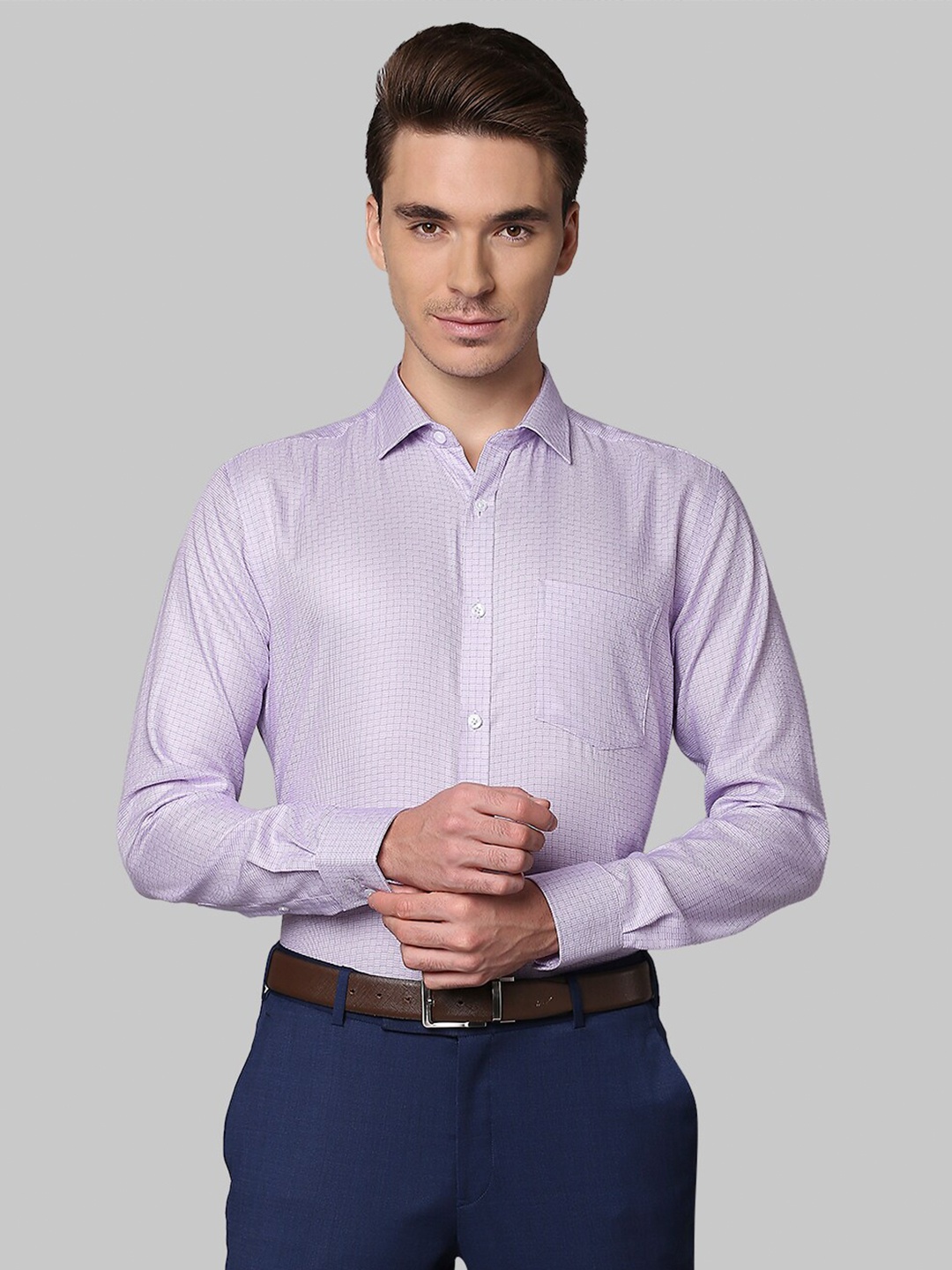 

Park Avenue Men Violet Slim Fit Checked Formal Shirt